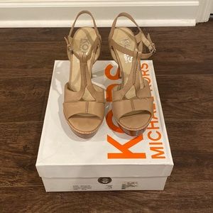 Women’s platform sandal size 8 1/2